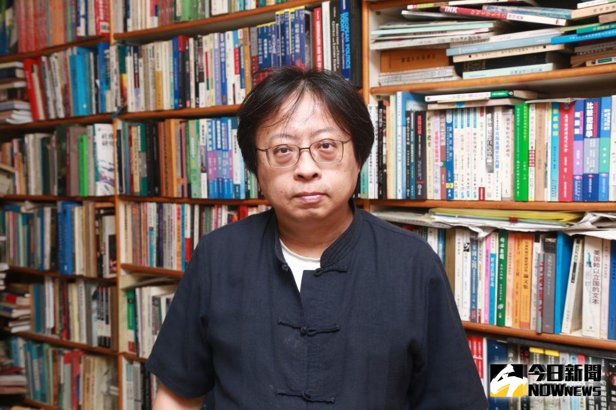 ▲華人民主書院董事會主席曾建元表示，我國總統民選，使人民對總統有很高的期待，有人說總統權力很大，但實際上總統周邊資源卻很少，或跟政策實際面有著極大落差，要解決這樣的問題有3個解決方向。（圖／記者葉政勳攝）