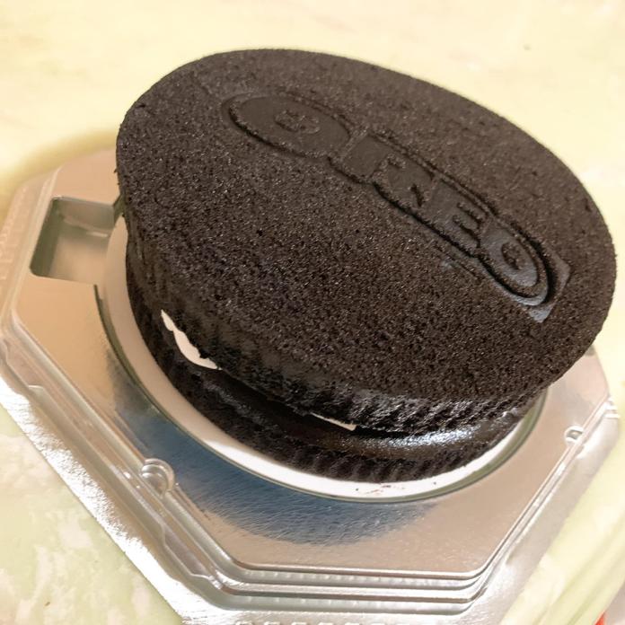 ▲全聯與 OREO 聯名推出巧克力布朗尼蛋糕。（圖／翻攝爆廢公社）