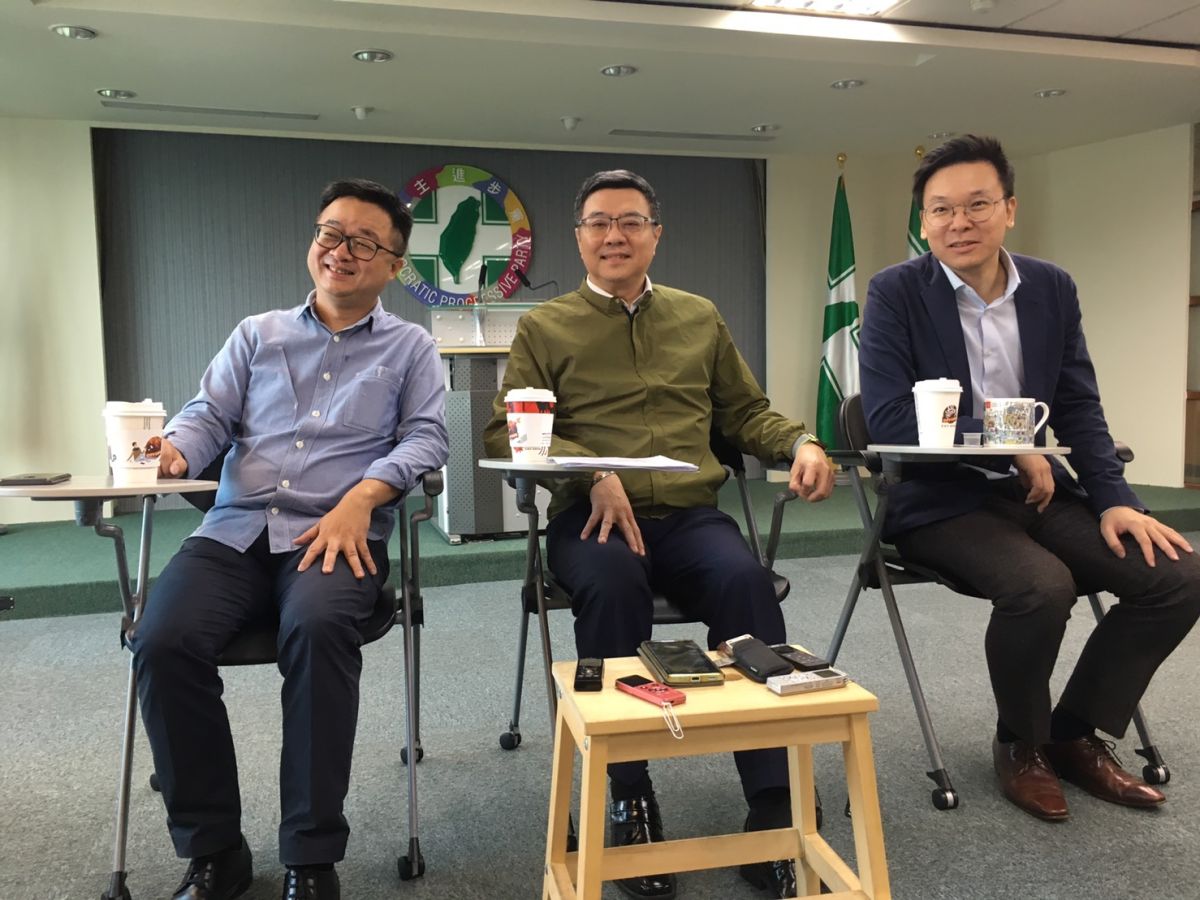 ▲民進黨黨主席卓榮泰、秘書長羅文嘉、副秘書長林飛帆與媒體茶敘談2020大選。（圖／記者劉育辰攝 2019.10.04）