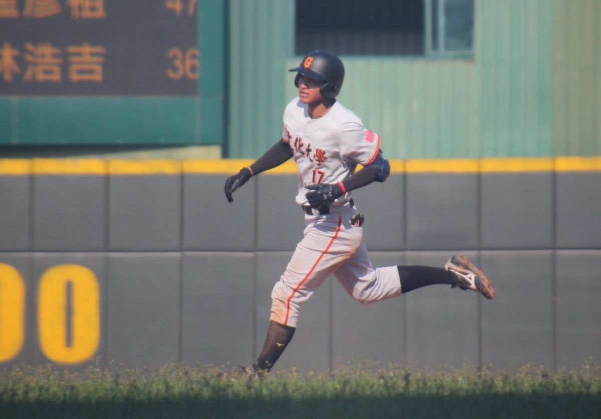 ▲文化大學劉致榮投打俱佳，被12強洪一中總教練觀察。（圖／棒協提供）