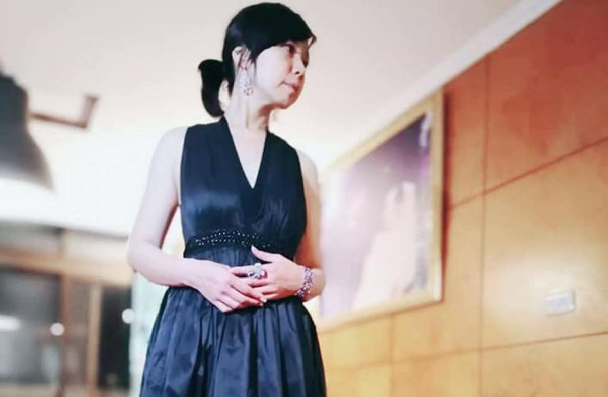 ▲白心儀穿上原本為金鐘紅毯準備的禮服。（圖／翻攝臉書）