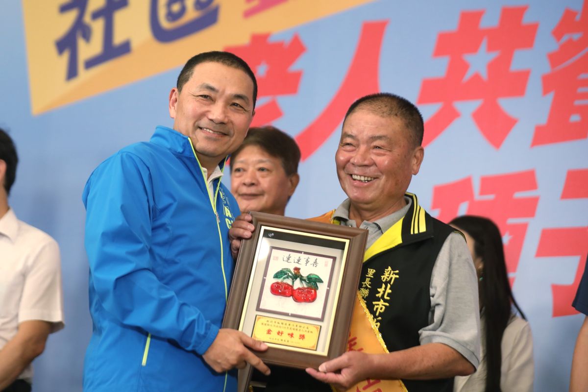 ▲新北市長侯友宜今(4)日出席「新北社區動吃動－老人共餐暨種子教師授證典禮」。（圖／新北市新聞局提供）