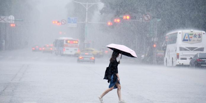 ▲氣象專家吳德榮提醒，雙十連假後面兩天留意颱風外圍環流造成降雨。示意圖。（圖／NOWnews資料畫面〉