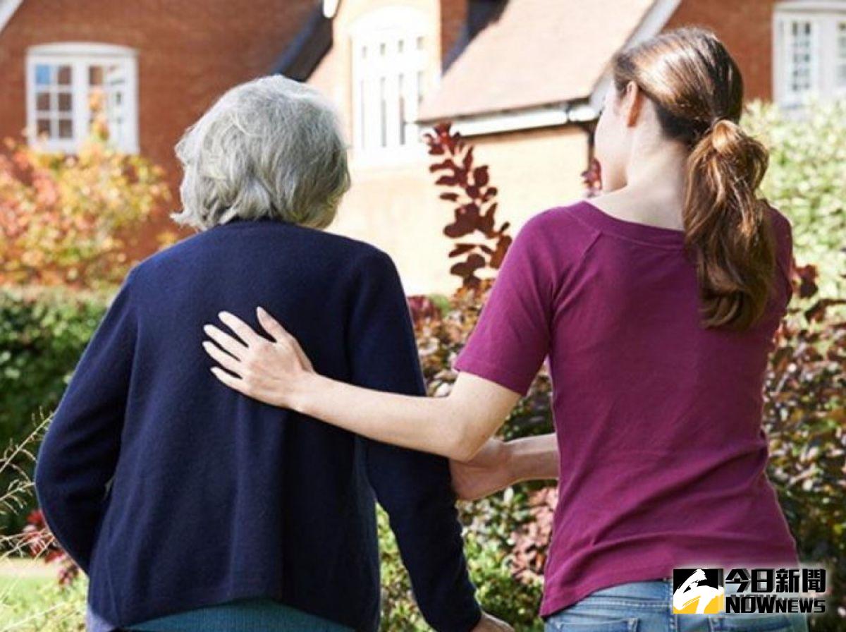 ▲國內壽險業與大學合作開發「國人高齡健康風險評估模組」分析發現，國內近3成高齡族群生活型態屬河馬型人，而且追蹤這類人一年後，其認知功能衰退風險增加52%。（圖／NOWnews資料照）