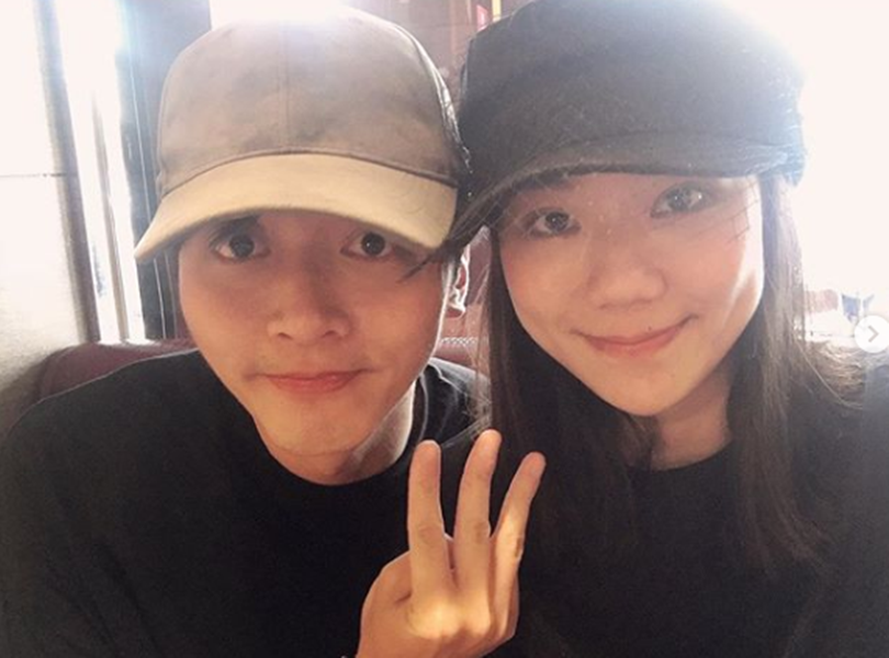 ▲梁敏婷其實是師大美術所的高材生，不僅創立自己品牌，還舉辦個人畫展，集設計師與藝術家於一身，在業界也有一定的名氣。（圖／翻攝自梁敏婷IG）