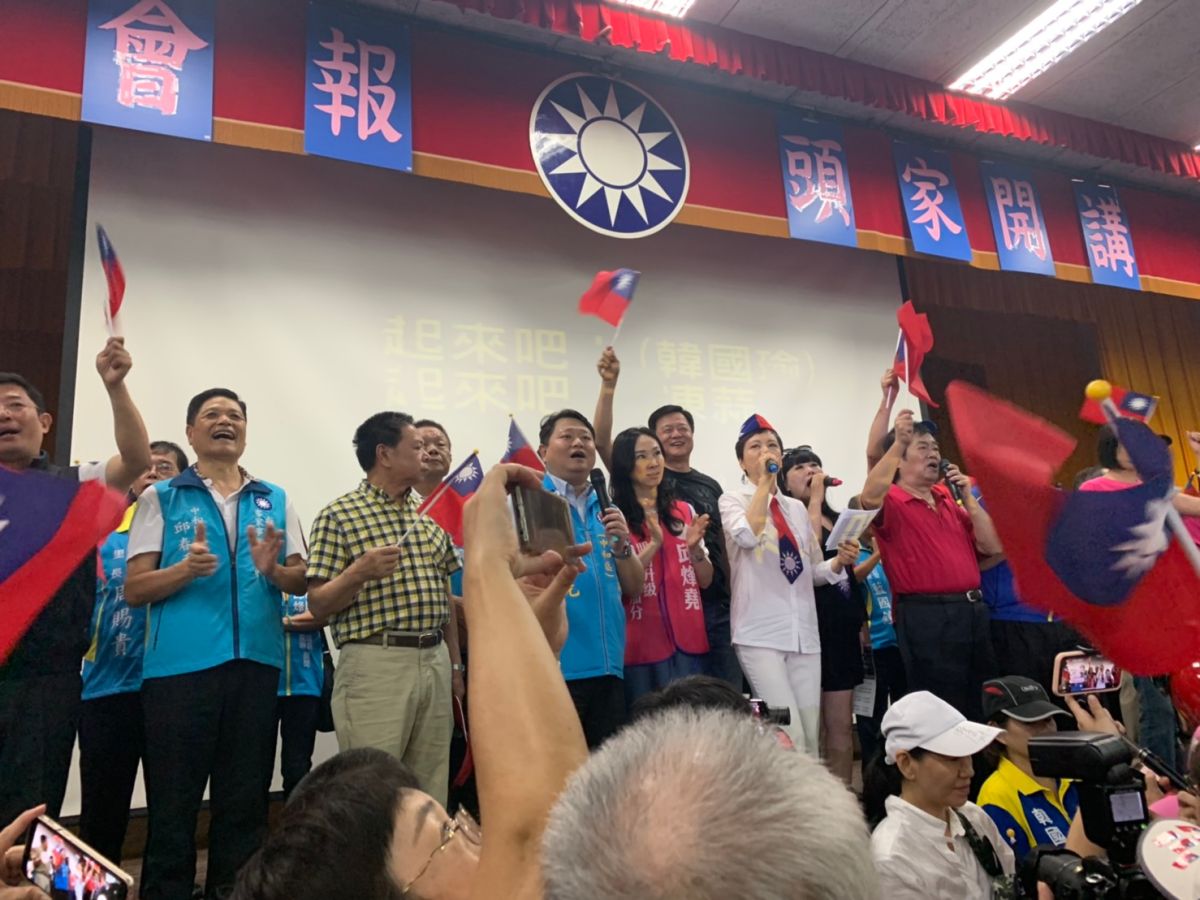 李佳芬6日到新北市，為各區立委參選人站台拉票。 (圖/記者吳承翰攝)