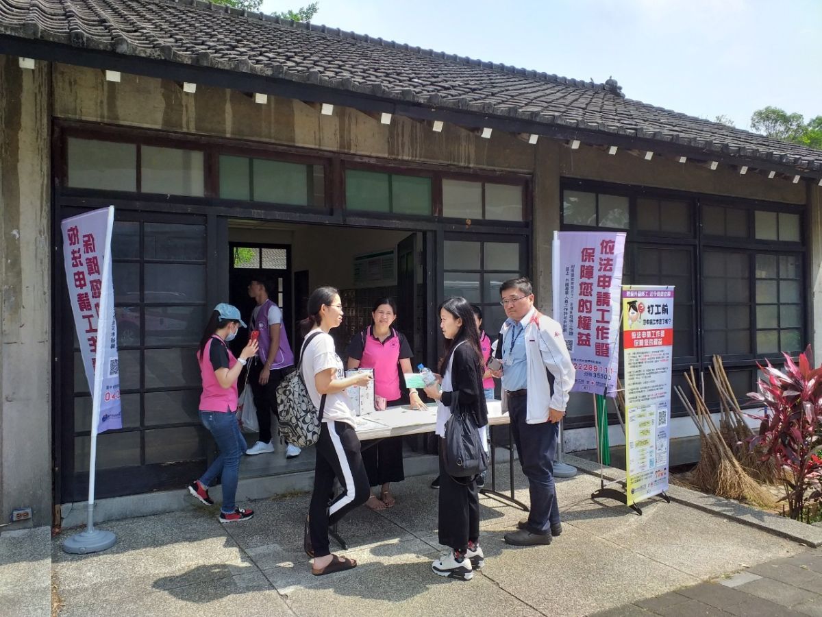 ▲僑外生不諳法令，時傳誤觸事作，勞工局主動出擊走入校園宣導，維護外生與民眾合法就業權益。（圖／金武鳳攝，2019.10.6)