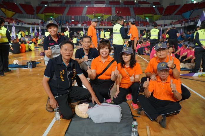 千人CPR壯觀宣導　獅子盃運動會送出救災車