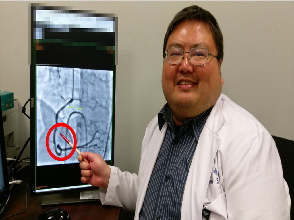 ▲醫生指著影像說明。 (圖／林重鎣攝2019.10.7)