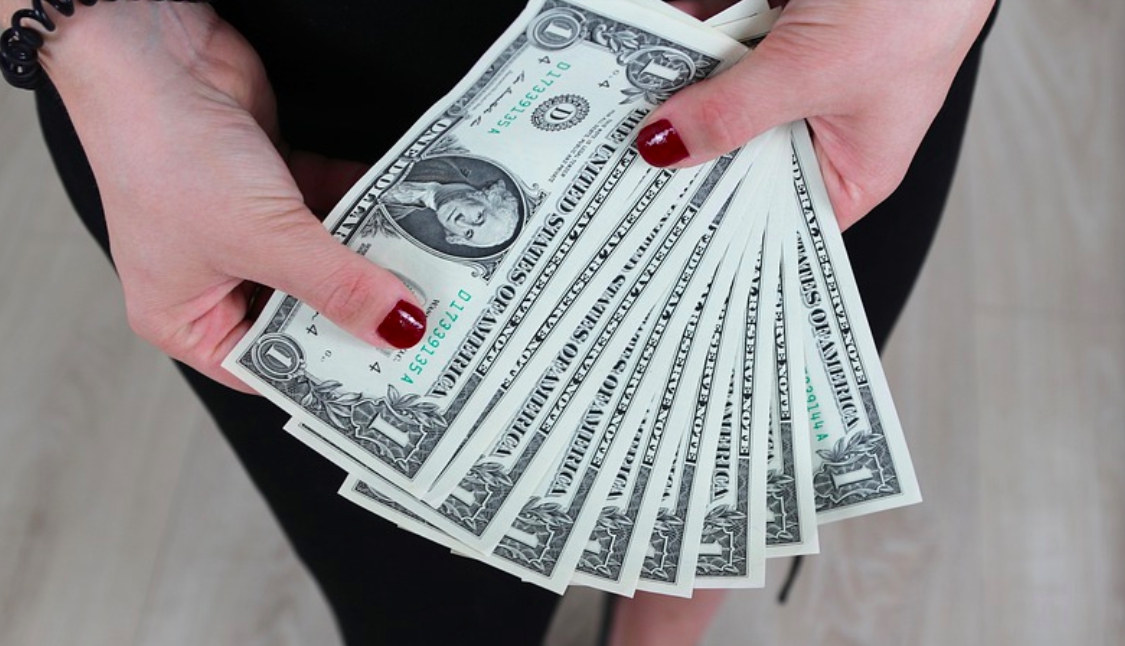 ▲年薪及資產那個比較重要？（示意圖／取自pixabay）