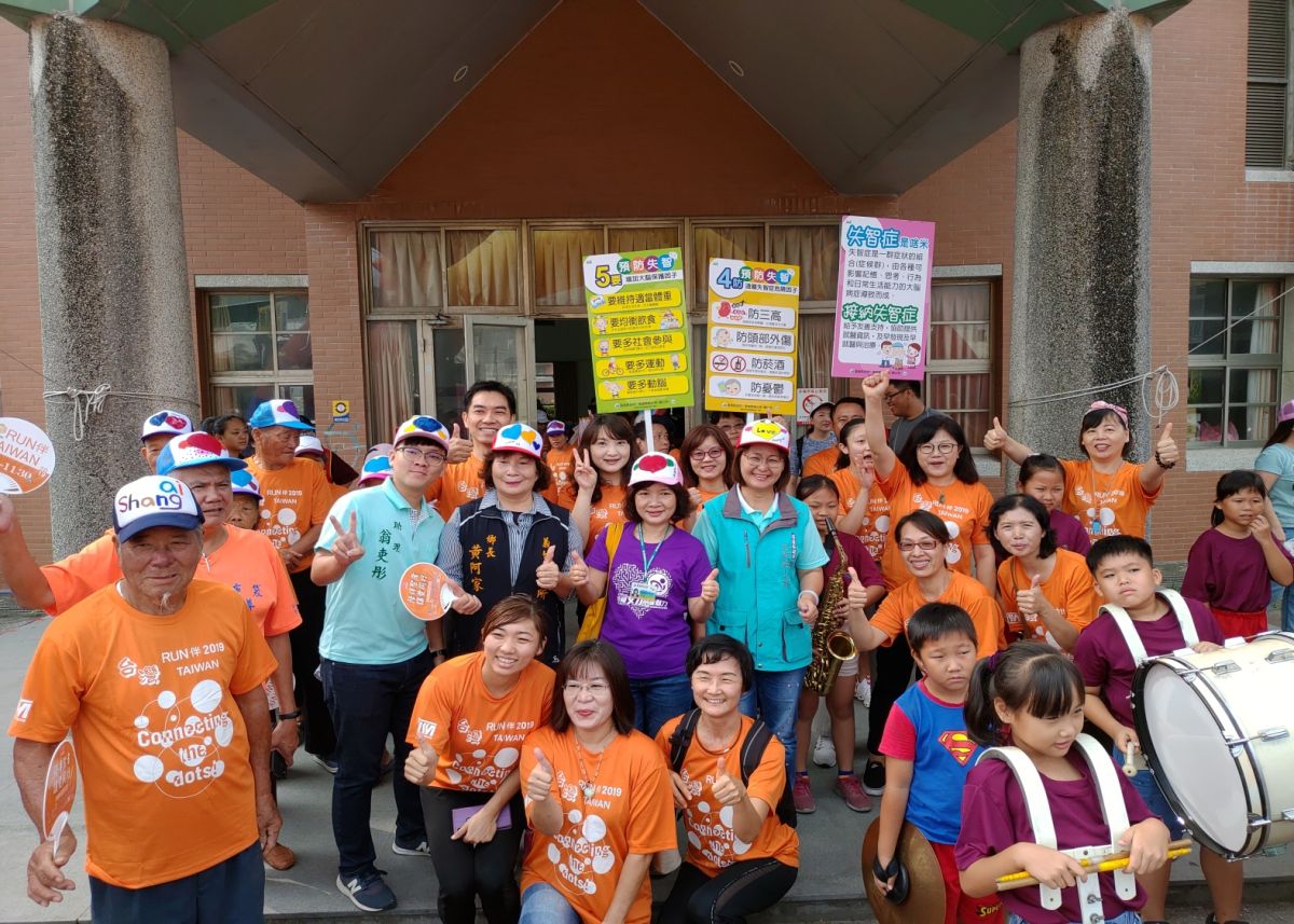 各單位與會積極倡議失智照顧議題，創建社區照顧營造願景。〔圖／系學提供2019.10.07〕