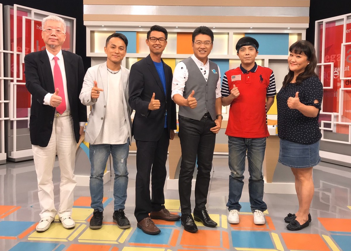 ▲小炳（右二）分享單親爸爸生活的酸甜苦辣。（圖／高點綜合台提供）