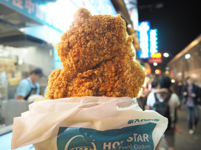 新加坡炸雞市場進入戰國時代，台灣雞排店紛紛搶進駐。（Shutterstock)