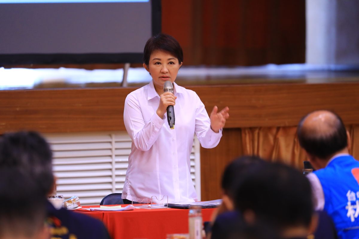 ▲市長盧秀燕市政會議重申，面對空汙，市府針對污染源直接開罰，只要於空汙日製造汙染，不分公私大小，「不但要開罰，更要加倍處罰」。 (圖／柳榮俊翻攝2019.10.8)