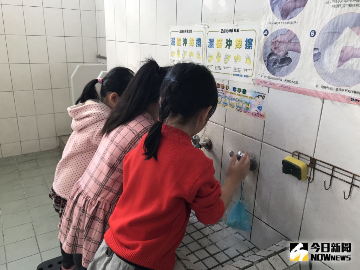 ▲衛生福利部疾病管制署公佈腸病毒併發重症確診案例，呼籲家長及教托育機構提高警覺，幼童照顧者注意重症前兆病徵。（圖／記者陳雅芳攝，2019.10.08）