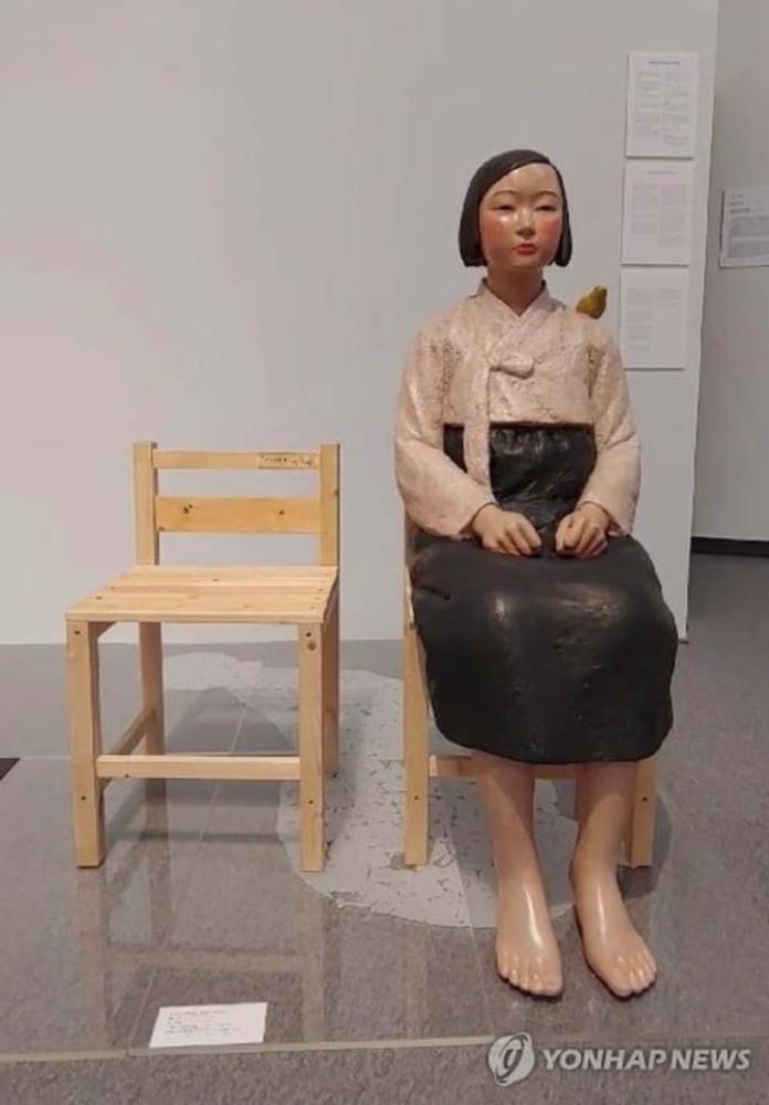「2019愛知三年展」日前展出一座象徵慰安婦的和平少女像惹議而被迫終止展覽，經協商後，於昨日復展（圖/The Korea Herald, ANN）