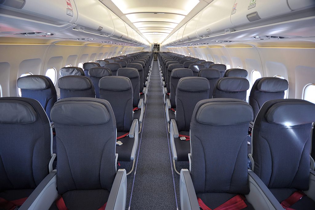 ▲加拿大某班機日前因為機上臭味，緊急折返迫降。（圖／翻攝自 Air Canada Rouge 臉書）