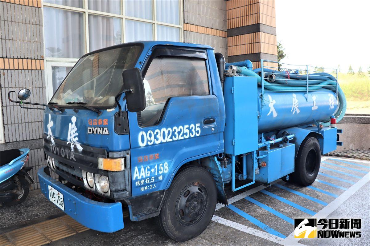 ▲警方破獲一起罕見的水肥車運毒原料案件，攔截查獲來自新竹的大展工程行水肥車與一部廂型車，起出高達1,125公斤製作K他命的先驅原料。（圖／記者張塵攝，2019.10.09）