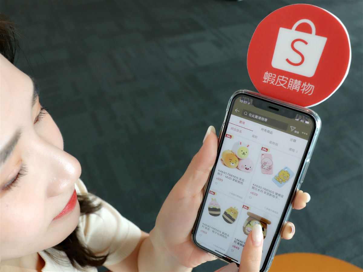 ▲平台業者「10.10品牌加倍慶」再加碼，「KAKAO FRIENDS」及「新世紀福音戰士」強勢進駐開店。（圖／業者提供）