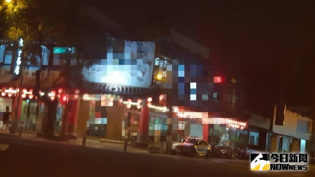 ▲十餘名男子在茶坊談判大打出手，其中一人還遭擄走（圖／記者鄧力軍攝）