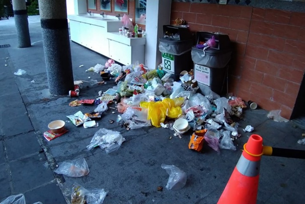 ▲有網友分享在太魯閣天祥拍到的影片，滿地垃圾亂丟，讓大家感嘆「台灣人的素質不意外」。（圖／翻攝自爆怨公社臉書）