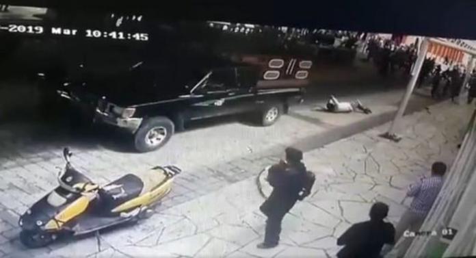 政見跳票惹怒選民　墨西哥市長遭綁車後「遊街示眾」
