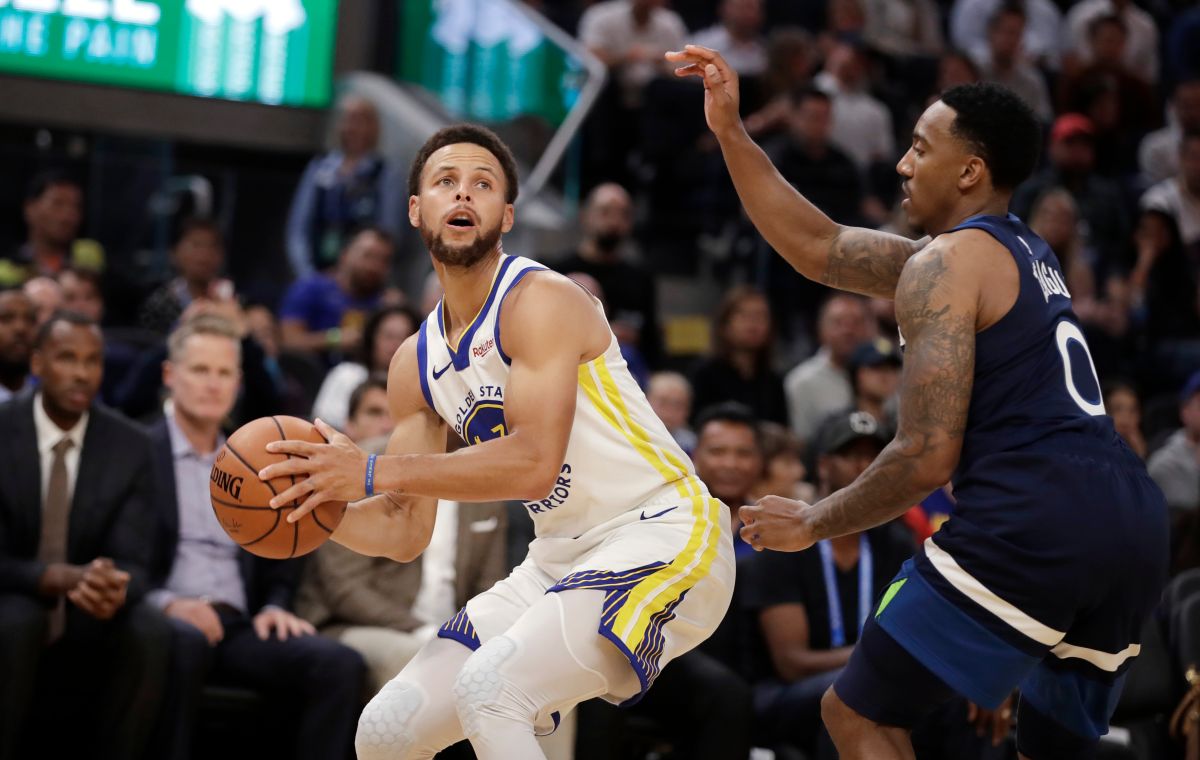 Stephen Curry在熱身賽對灰狼攻下40分。（圖／美聯社／達志影像）