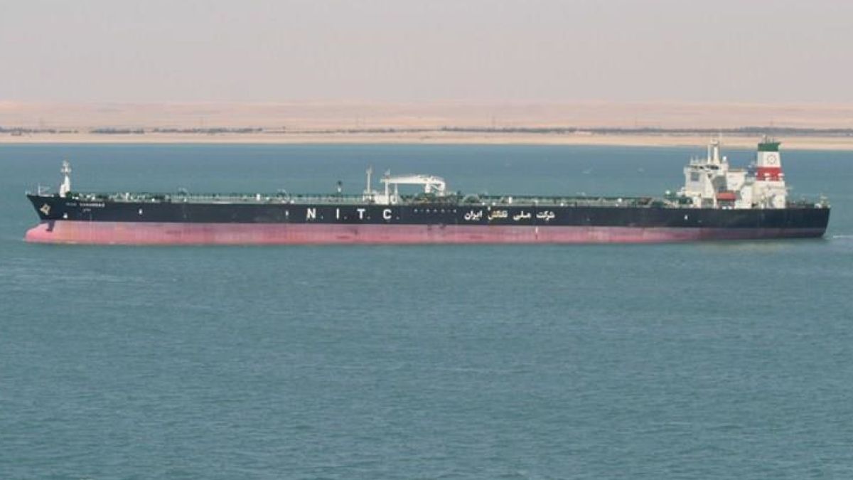 ▲伊朗國家油輪公司（NITC）發表聲明指出，該公司一艘油輪今天在沙烏地阿拉伯港市吉達（Jeddah）附近疑遭飛彈攻擊，導致石油流入紅海。（圖／翻攝網路）