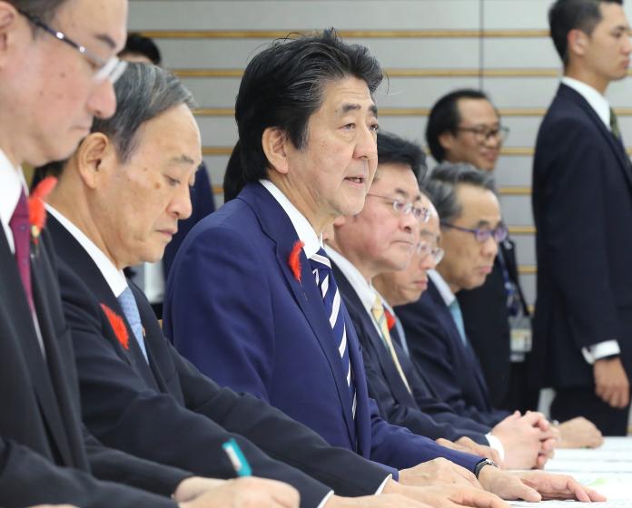 ▲強颱哈吉貝重創日本,首相安倍晉三今天下令成立緊急救災小組。(圖/美聯社/達志影像)