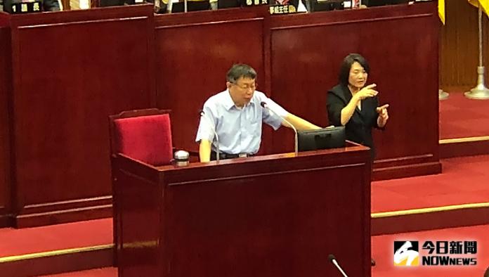 ▲台北市長柯文哲進入議會進行專案報告。（圖／記者丁上程攝, 2019.10.14）