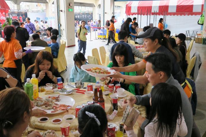 新北「鱻蟹宴」本周末千人辦桌吃蟹　感蟹福袋限量推出
