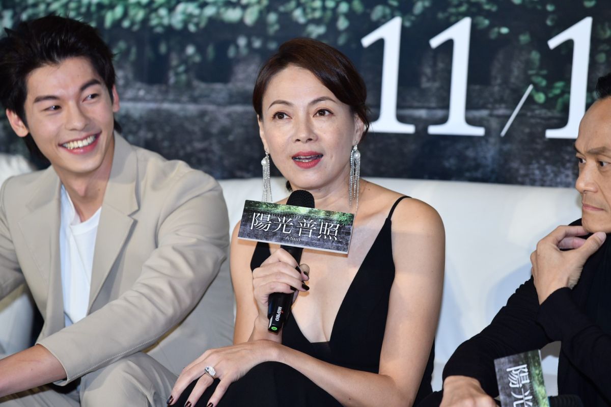 ▲柯淑勤難得秀深V大奶。（圖／記者林柏年攝）
