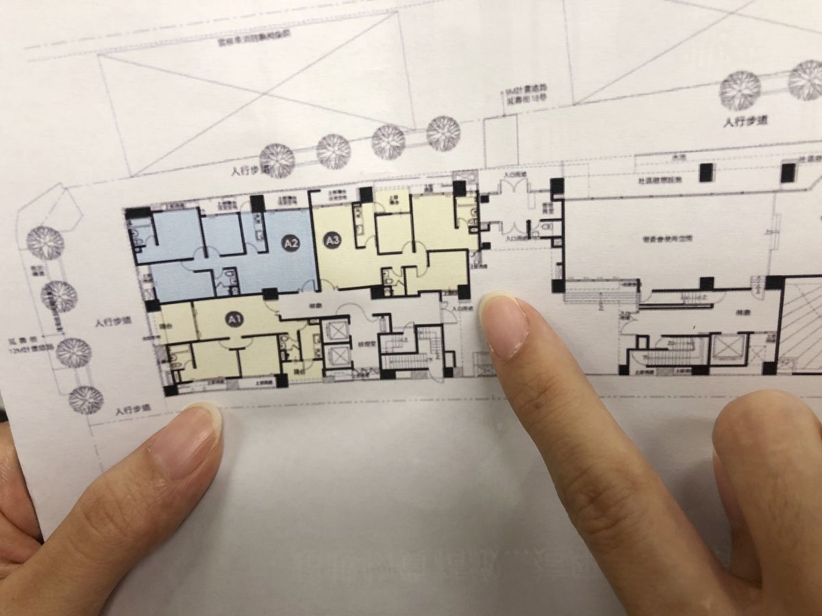 ▲購買預售屋前，應仔細查看室內格局平面圖，了解採光、通風等線索。（圖／信義房屋提供）