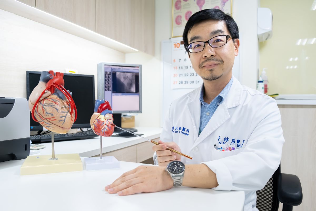 ▲心臟節律器暨心衰竭中心主任卜詩筠表示心肌梗塞有年輕化趨勢，「四高」與「抽菸」族群要特別小心。（圖／東元綜合醫院提供）