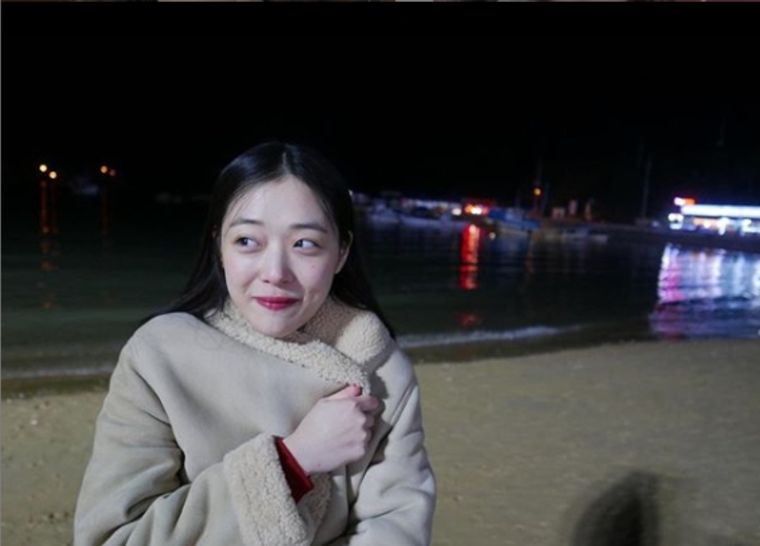 ▲警方透露雪莉在記事本最後一頁寫下「痛苦」二字。（圖／翻攝IG） 