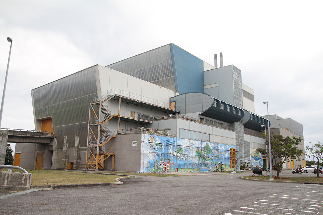 ▲台東垃圾問題日益嚴重，饒慶鈴向中央爭取啟用焚化爐來解決垃圾堆積及清運費用。（圖／記者鄭志宏攝）