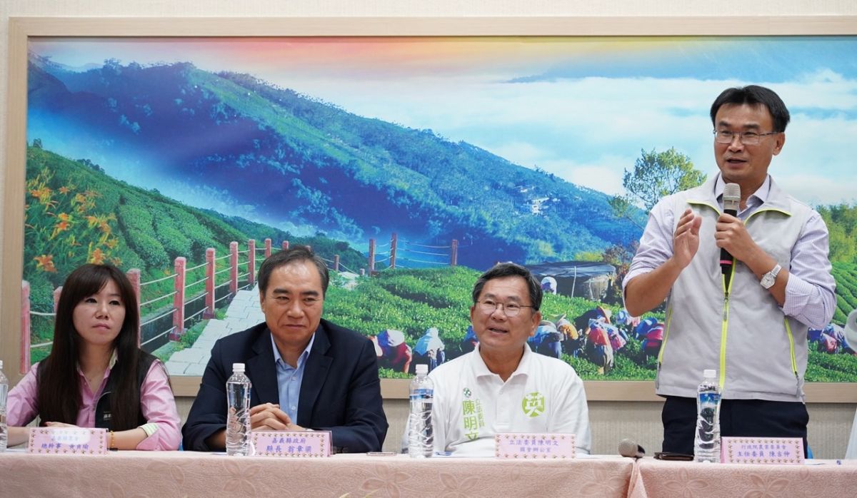 ▲農委會陳吉仲主委(右起)、陳明文立委、吳容輝副縣長、嘉義縣農會總幹事黃貞瑜。（圖／陳明文服務處提供）