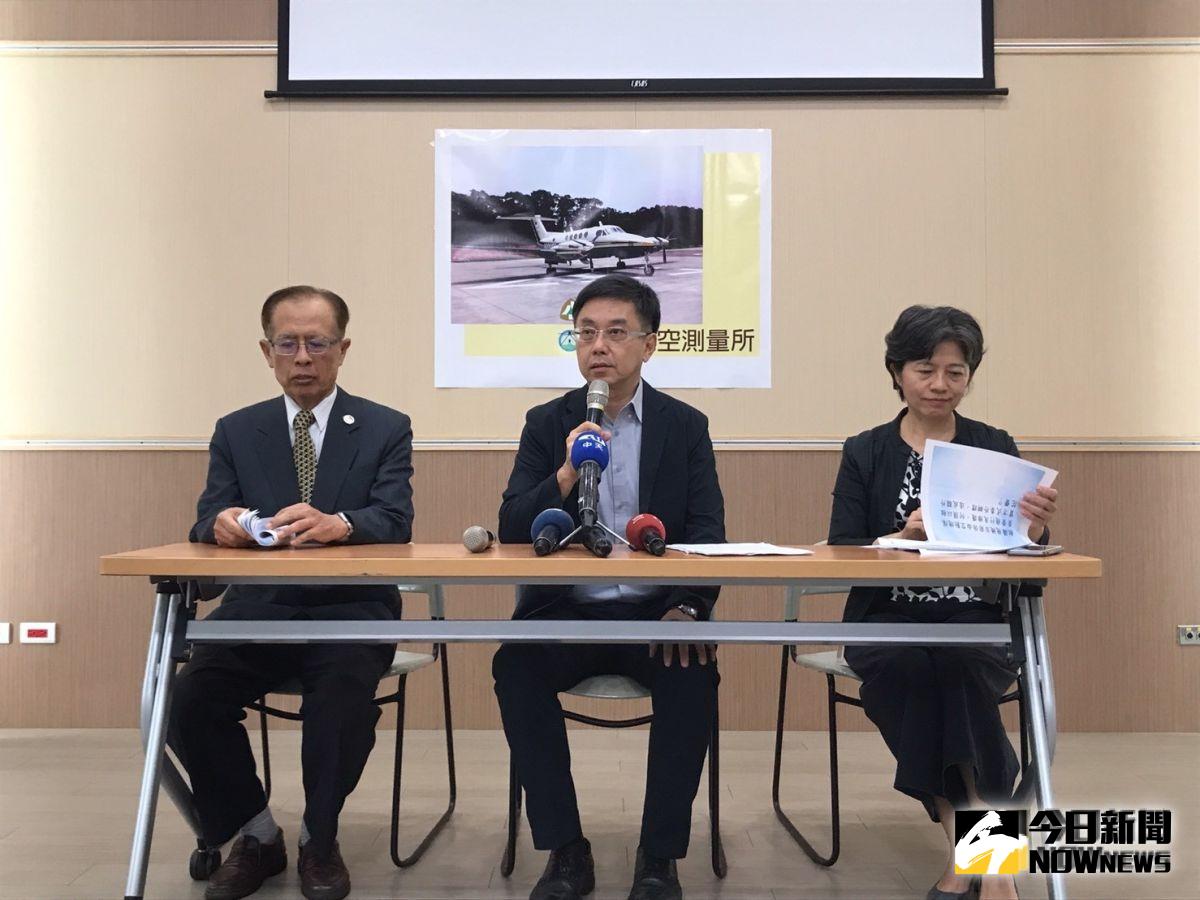 ▲林務局長林華慶（中）強調，絕對會秉持公正公開的原則，為國家建立優質的自主航攝機隊。（圖／記者賴志昶攝）