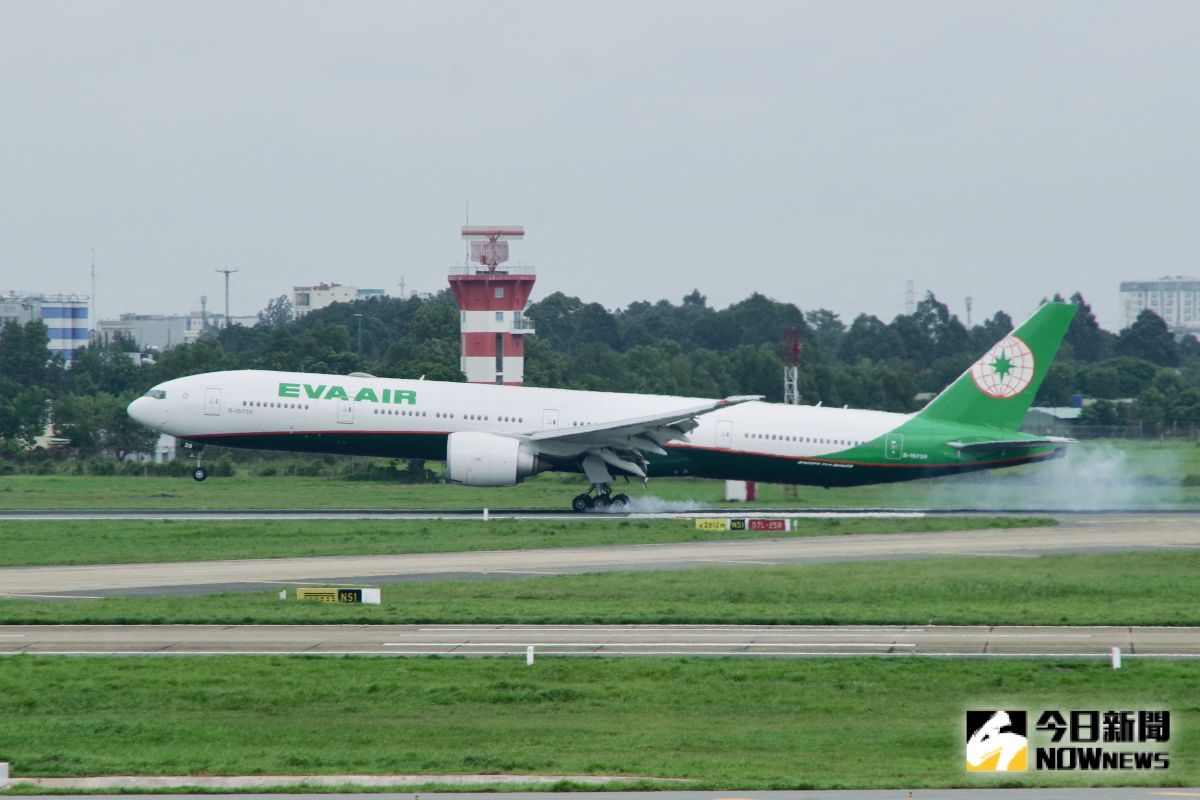 ▲長榮航空 0508 公告遭勞動部認為是不當勞動行為，將開罰 6 萬至 30 萬元，長榮航空則不排除提行政訴訟捍衛權益。（圖／記者陳致宇攝）