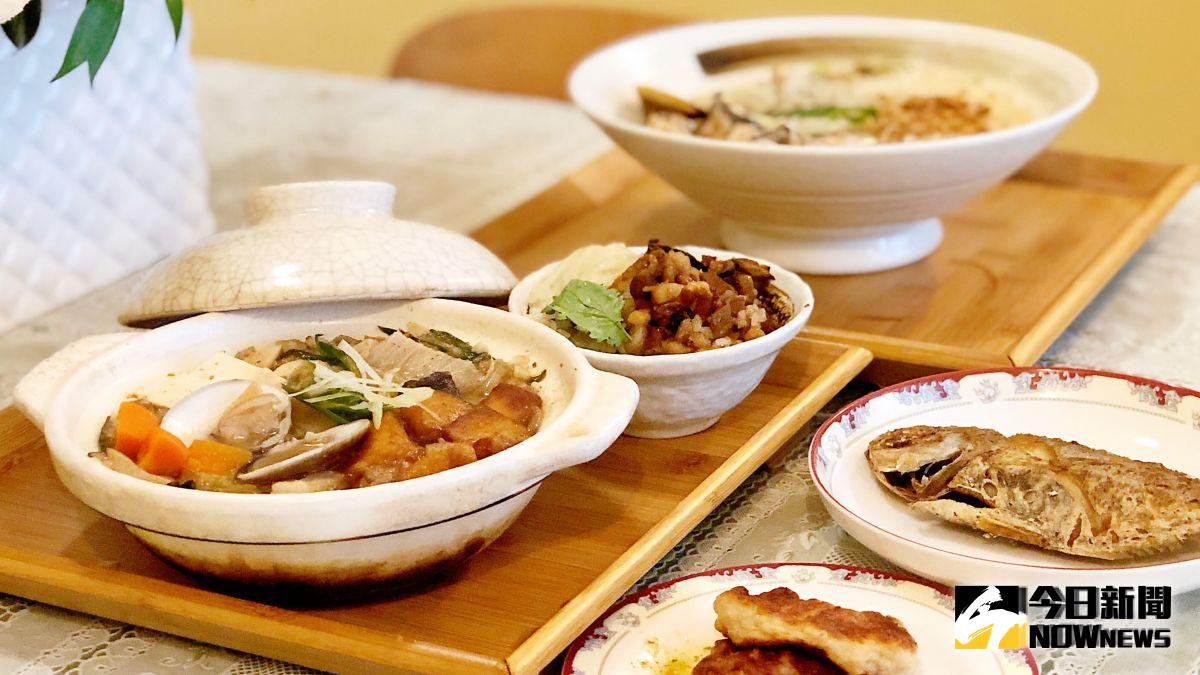 ▲古厝食堂推出青干頭米粉湯、土魠魚沙鍋定食、烤黑輪等古早海味。（圖／記者陳美嘉攝）