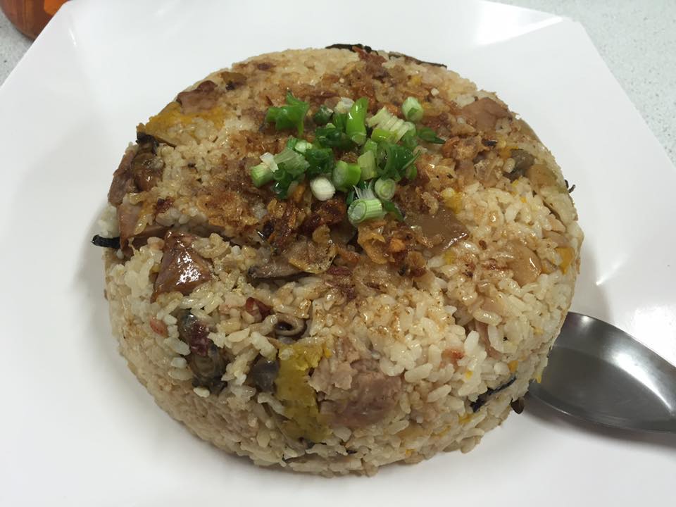 ▲三層樓民宿的蚵乾飯，鹹香好味道，遊客們都相當喜愛。（圖／蔡若喬攝, 2019.10.17）