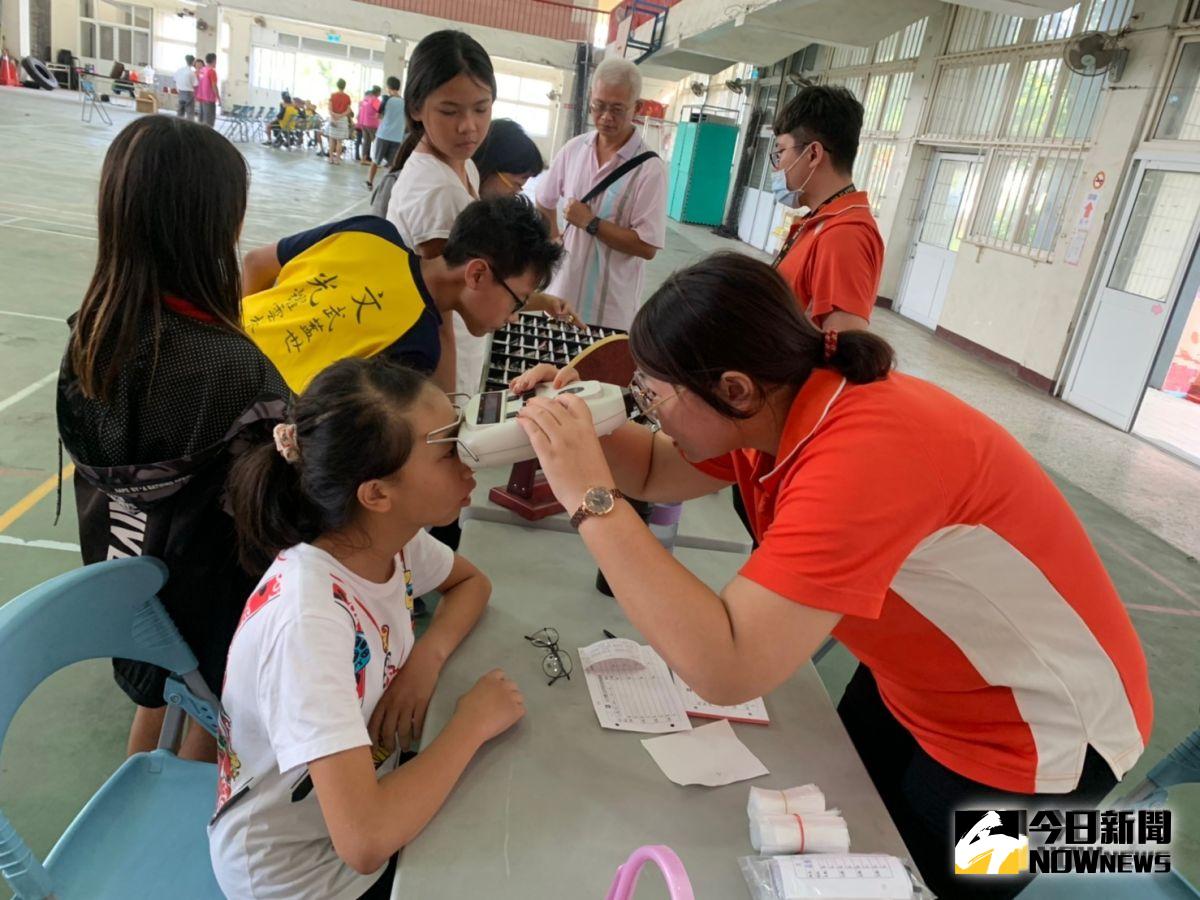 ▲「點亮雲林」學童視力保健免費配鏡活動。（圖／記者洪佳伶攝，2019.10.17）