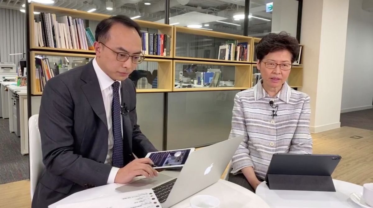 ▲香港特首林鄭月娥 17 日晚間 8 時在臉書上進行首次直播，直接回覆香港網友的留言提問。（圖／翻攝自林鄭月娥臉書）