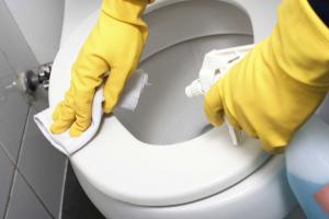 ▲想維持乾淨亮潔的馬桶，平常就要養成隨手擦拭的習慣。（圖／信義居家提供）