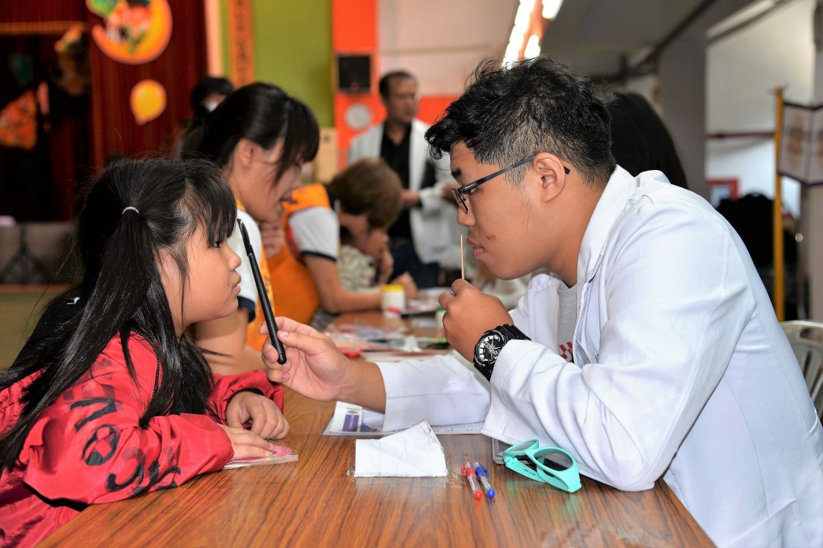 ▲活動以視力篩檢巡迴方式，為學童實施免費視力篩檢、視力保健宣導。（圖／記者洪佳伶攝，2019.10.18）