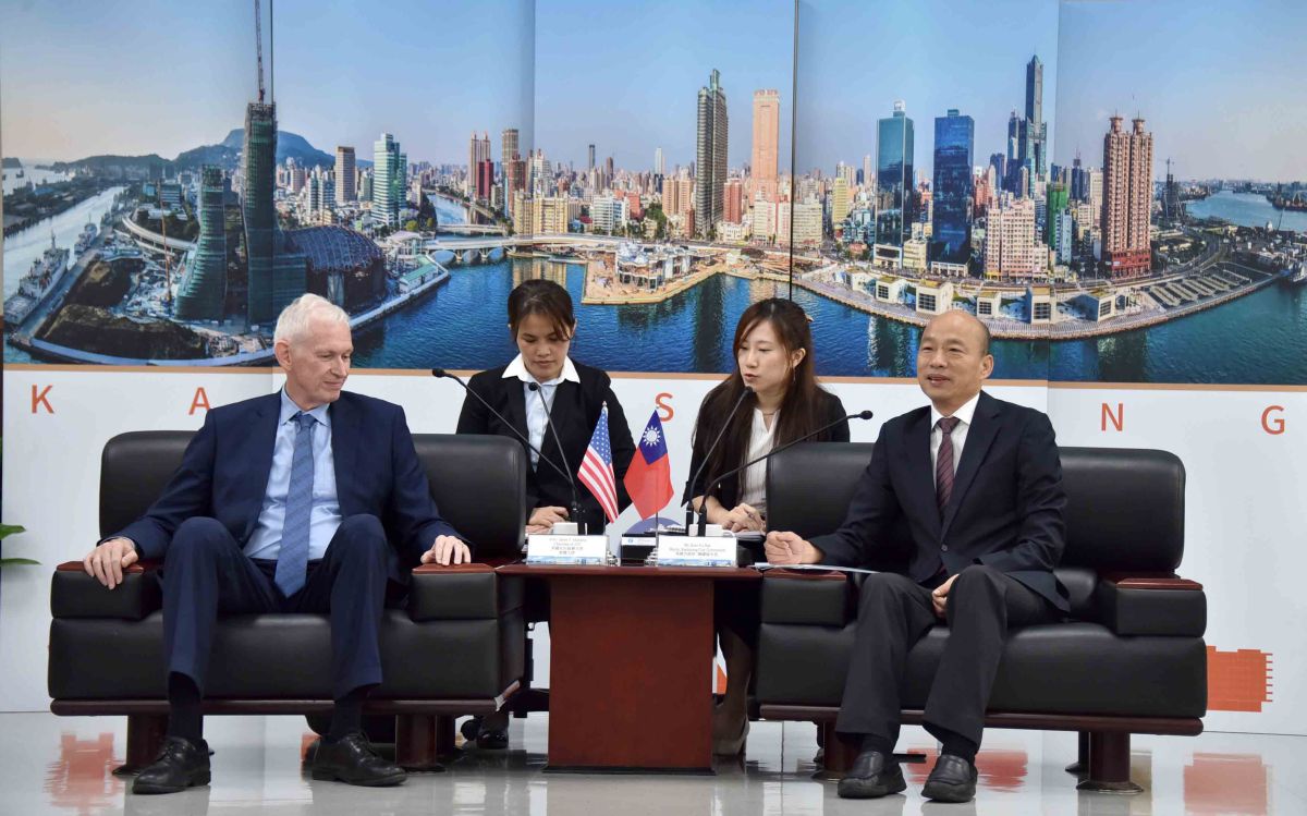 韓國瑜向AIT主席莫健表達不訪美，資深媒體人趙少康分析原因。 (圖/高雄市政府提供)