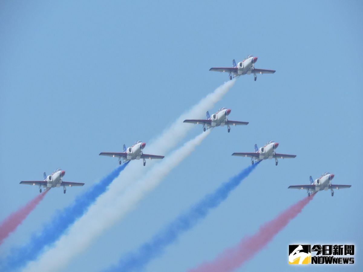 ▲雷虎小組特技飛行表演。（圖／記者陳聖璋攝，2019.10.19）