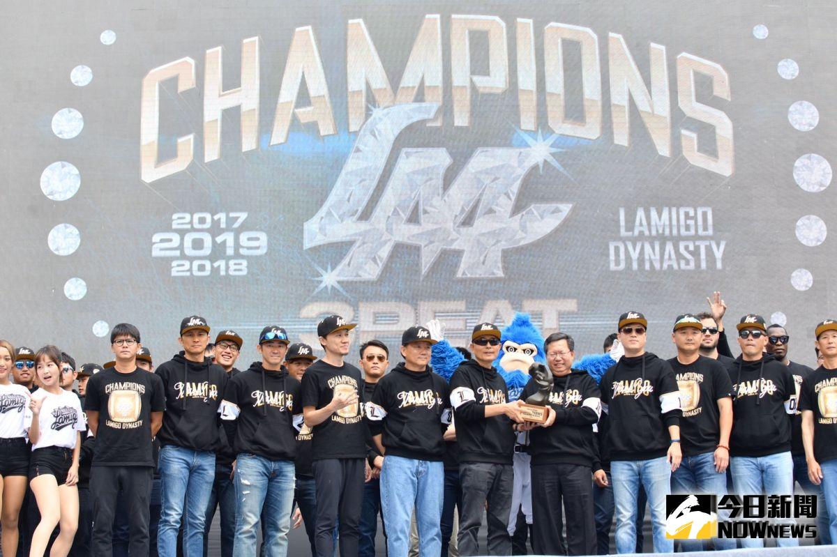 ▲桃猿三連霸。（圖／林柏年攝影）