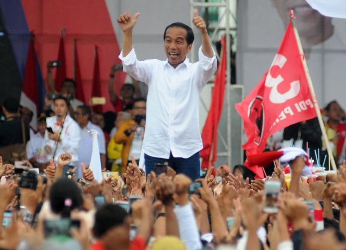 印尼總統佐科威（Joko Widodo）於10月20日在雅加達就職為2019至2025年任期的總統，總統佐科威於2019年4月以55.41%的得票率贏過競爭對手、同時也是前總統蘇哈托二女婿的普拉伯沃（Prabowo Subianto）。（圖／shutterstock）