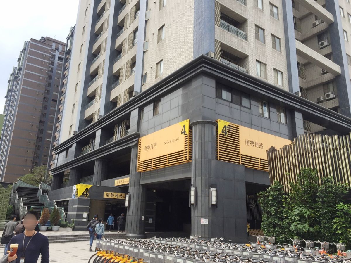 ▲首購自住市場熱絡，帶動捷運末端站南勢角站和迴龍站交易逾200筆。（圖／信義房屋提供）